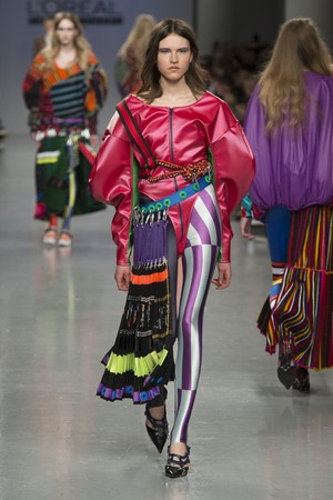 030_Central_Saint_Martins_original_ccsm_ldn_aw17_059.jpg
