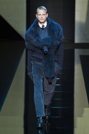 14_Giorgio_Armani_original_arm_mln_aw17_042.jpg