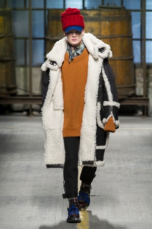 22_DSquared2_original_dsq_mln_aw17_066.jpg