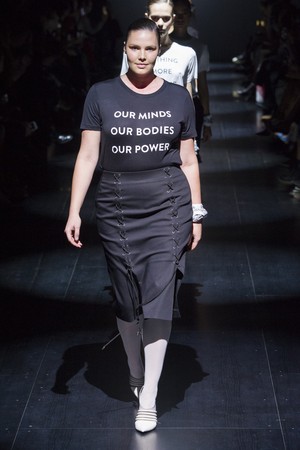 56_Prabal_Gurung_original_pgg_ny_aw17_130.jpg