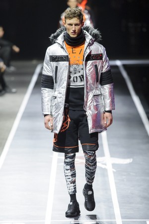 36_Plein_Sport_original_ppls_mln_aw17_074.jpg