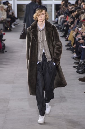 22_Louis_Vuitton_original_vui_prs_aw17_065.jpg