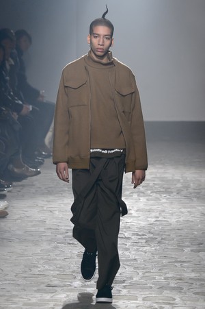 26_White_Mountaineering_original_wmnt_aw17_051.jpg
