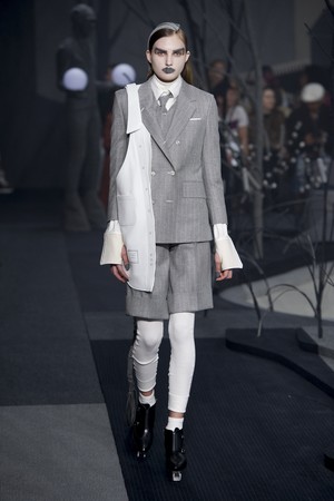 14_Thom_Browne_original_tbw_ny_aw17_041.jpg