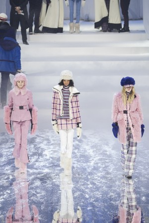 16_Moncler_Grenoble_original_mncg_ny_aw17_053.jpg