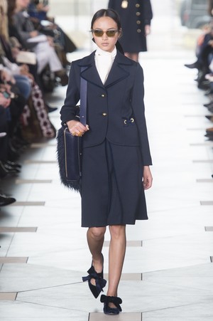 26_Tory_Burch_original_tbr_ny_aw17_078.jpg