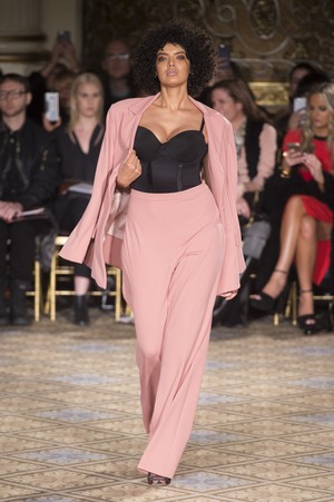 08_Christian_Siriano_original_sno_ny_aw17_015.jpg