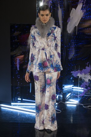 01_Yuna_Yang_original_yuna_ny_aw17_01.jpg