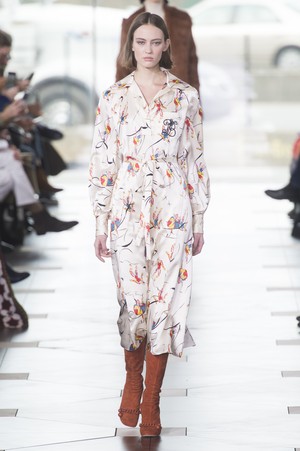 07_Tory_Burch_original_tbr_ny_aw17_020.jpg