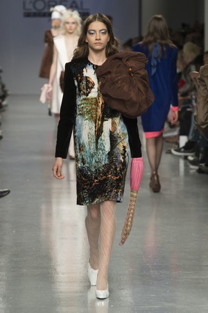 139_Central_Saint_Martins_original_ccsm_ldn_aw17_277.jpg