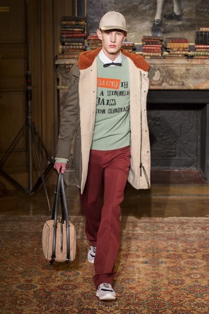 28_Valentino_original_val_prs_aw17_082.jpg