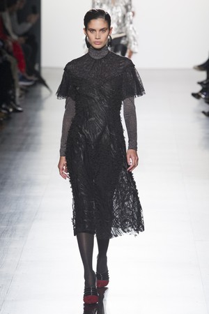 26_Prabal_Gurung_original_pgg_ny_aw17_076.jpg
