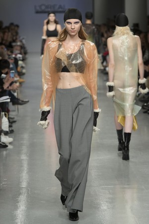 010_Central_Saint_Martins_original_ccsm_ldn_aw17_019.jpg
