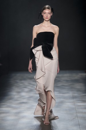 24_Marchesa_original_mhs_ny_aw17_071.jpg