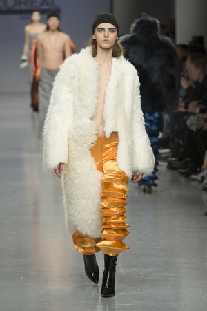 003_Central_Saint_Martins_original_ccsm_ldn_aw17_005.jpg