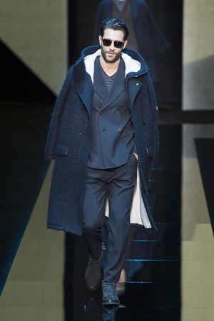 37_Giorgio_Armani_original_arm_mln_aw17_111.jpg