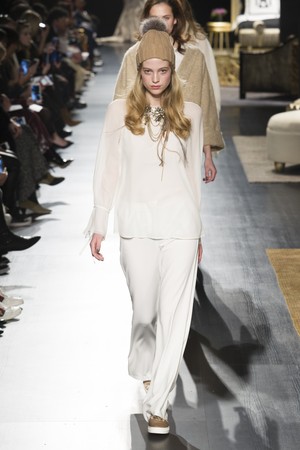 42_Badgley_Mischka_original_mch_ny_aw17_119.jpg