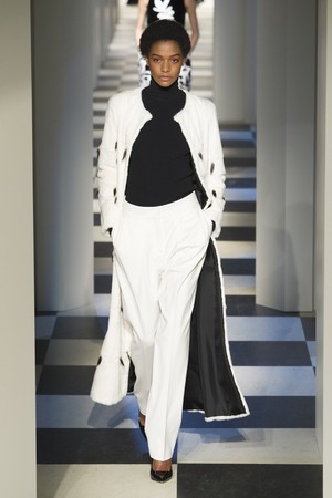 31_Oscar_de_la_Renta_original_osc_ny_aw17_092.jpg