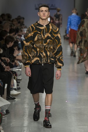 113_Central_Saint_Martins_original_ccsm_ldn_aw17_225.jpg