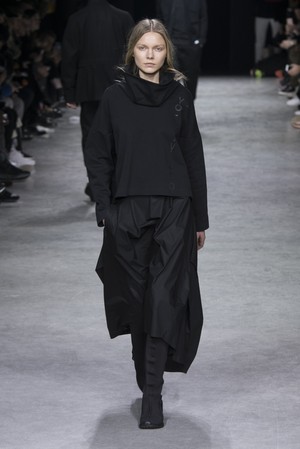 08_Y-3_original_oto_prs_aw17_023.jpg