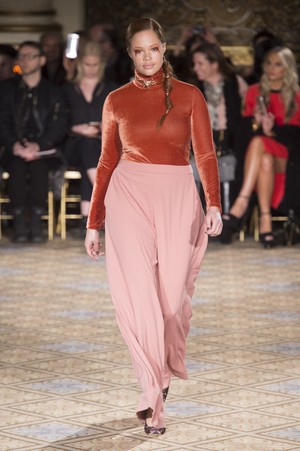 05_Christian_Siriano_original_sno_ny_aw17_009.jpg