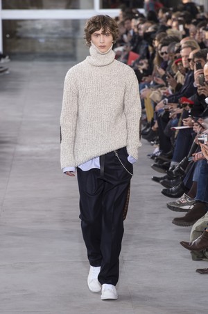 07_Louis_Vuitton_original_vui_prs_aw17_020.jpg