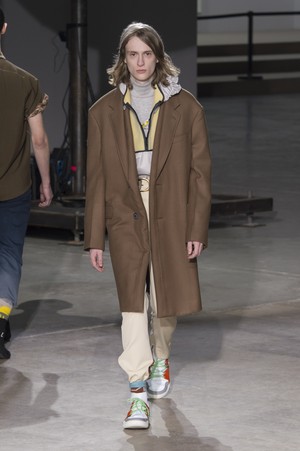 19_Lanvin_original_lvn_prs_aw17_055.jpg