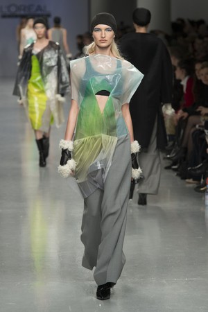 007_Central_Saint_Martins_original_ccsm_ldn_aw17_013.jpg