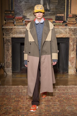 31_Valentino_original_val_prs_aw17_091.jpg