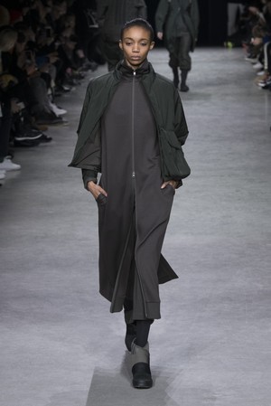 16_Y-3_original_oto_prs_aw17_047.jpg