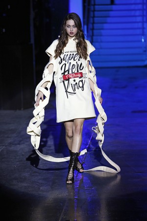 15_Chi_Zhang_original_chzh_ny_aw17_018.jpg