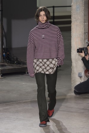 21_Lanvin_original_lvn_prs_aw17_061.jpg