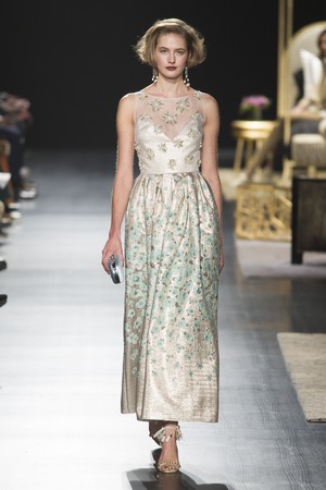 31_Badgley_Mischka_original_mch_ny_aw17_091.jpg
