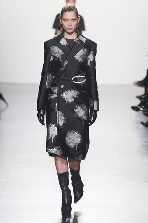 25_Prabal_Gurung_original_pgg_ny_aw17_073.jpg