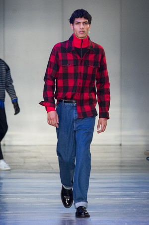 39_Ami_Alexandre_Mattiussi_original_ami_aw17_077.jpg