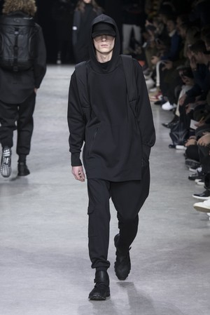 36_Y-3_original_oto_prs_aw17_104.jpg