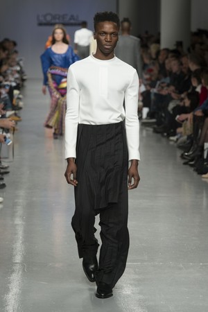 022_Central_Saint_Martins_original_ccsm_ldn_aw17_043.jpg