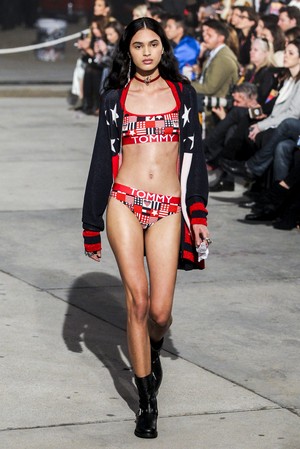 39_Tommy_Hilfiger_original_hfg_ss17_083.jpg