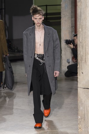 09_Lanvin_original_lvn_prs_aw17_025.jpg