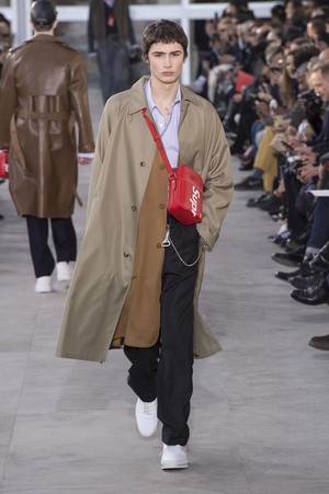 11_Louis_Vuitton_original_vui_prs_aw17_032.jpg