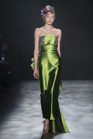 06_Marchesa_original_mhs_ny_aw17_017.jpg