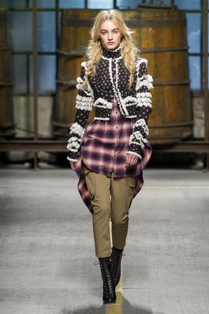 29_DSquared2_original_dsq_mln_aw17_087.jpg
