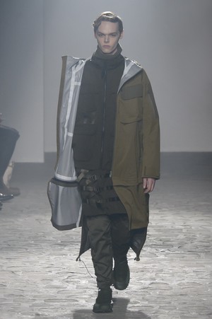 25_White_Mountaineering_original_wmnt_aw17_049.jpg