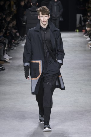 29_Y-3_original_oto_prs_aw17_085.jpg