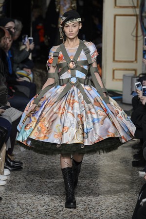 67_Moschino_original_mos_mln_aw17_201.jpg