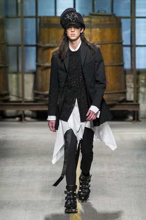 48_DSquared2_original_dsq_mln_aw17_144.jpg