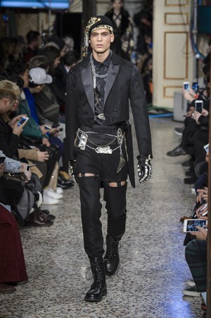 51_Moschino_original_mos_mln_aw17_153.jpg