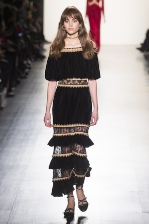 26_Tadashi_Shoji_original_tds_ny_aw17_052.jpg