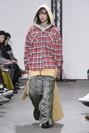 16_Facetasm_original_fctm_prs_aw17_031.jpg