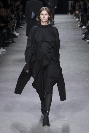 06_Y-3_original_oto_prs_aw17_017.jpg